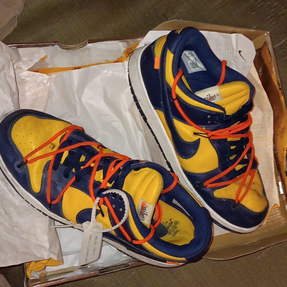 Off white Michigan Dunks size 12